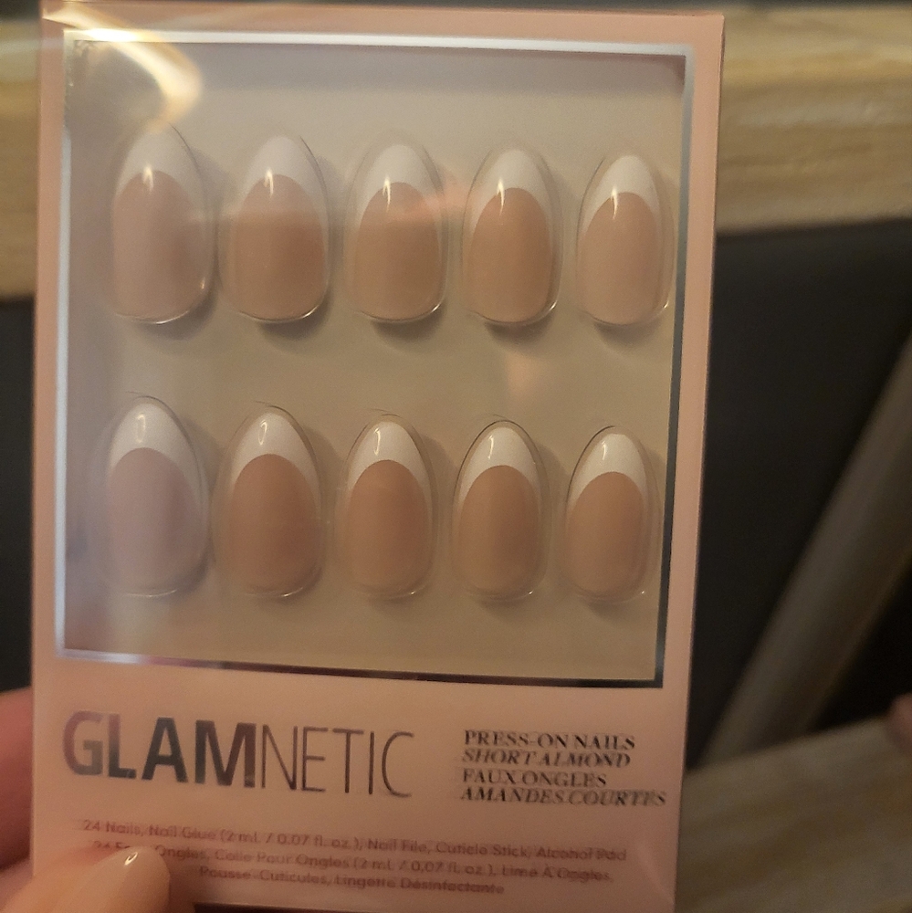 Glamnetic MADAM  Press-On Nails